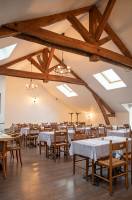 Notre zone d'activité pour ce service Réservation d'une grande table pour 20 à 30 personnes dans un restaurant proposant une cuisine authentique française vers